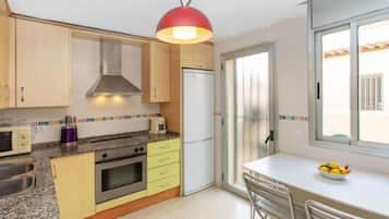 Fridge, oven, dishwasher, toaster