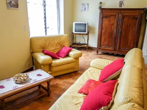 TV, fireplace - Pech Gaillard by Interhome (Salviac)
