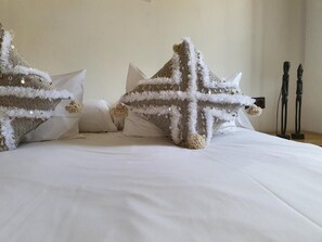 Soundproofing, iron/ironing board (on request), cribs (free) - La Villa Kosy (Marrakech)