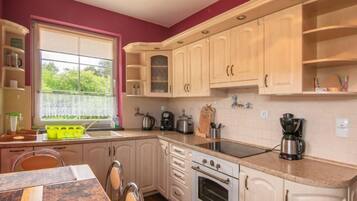 Réfrigérateur, micro-ondes, four, lave-vaisselle