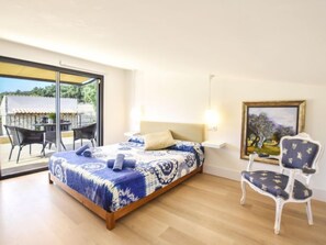 3 bedrooms, iron/ironing board, WiFi