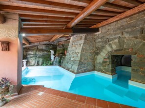 Innenpool, beheizter Pool