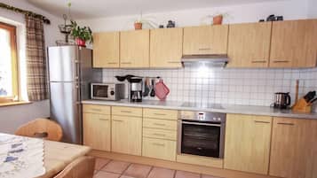 Réfrigérateur, micro-ondes, four, lave-vaisselle