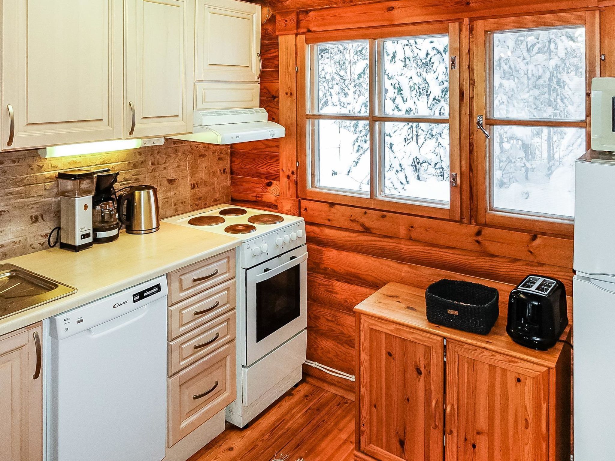 Geladeira, micro-ondas, lava-louças