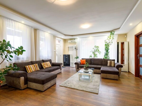 TV - Sunshine by Interhome (Balatonszemes)