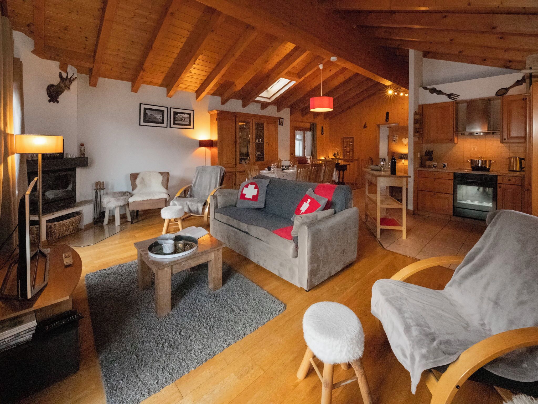 Télévision, cheminée