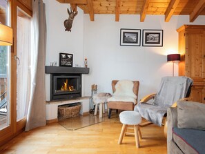 TV, fireplace - Vacation home Ropiar by Interhome (Ovronnaz)