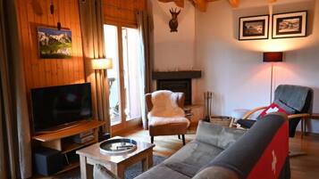 Télévision, cheminée