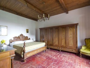 6 bedrooms, WiFi