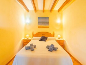 3 bedrooms, desk, iron/ironing board, WiFi - Can Josepot by Interhome (Alcúdia)