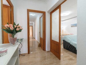 3 Schlafzimmer, Schreibtisch, Internetzugang