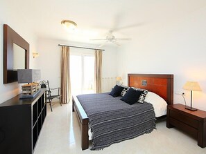 4 Schlafzimmer, Bügeleisen/Bügelbrett, WLAN