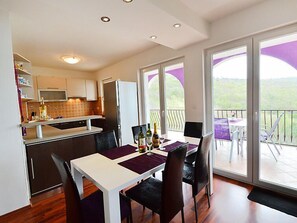 Dining - Apartment Šverko by Interhome (Trget)