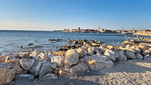 Nær stranden