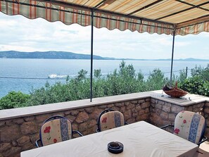 Outdoor dining - Vacation home Mirta by Interhome (Iž/Iž Mali)
