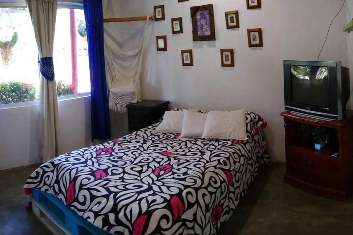 Camera singola, bagno condiviso | Ferro/asse da stiro, Wi-Fi gratuito, lenzuola