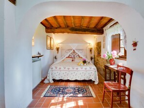 2 bedrooms, iron/ironing board, Internet - Il Lamone by Interhome (Ambra)