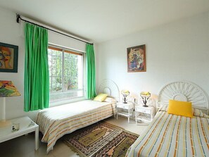 6 bedrooms, free Internet