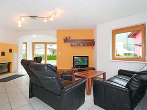 Télévision, cheminée