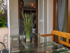 تناول الطعام بالخارج