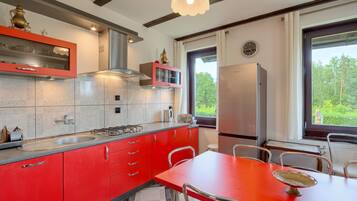 Réfrigérateur, four, lave-vaisselle