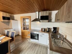 Fridge, oven, dishwasher, cookware/dishes/utensils - Vacation home Martin by Interhome (Nesselwang)