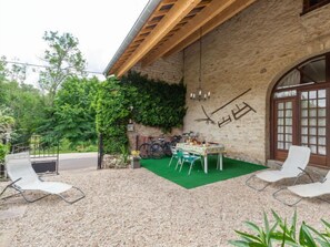 Outdoor dining - Chez Milou by Interhome (Tanlay)