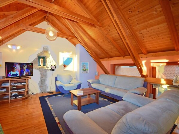 TV, fireplace - Naš dom by Interhome (Split)