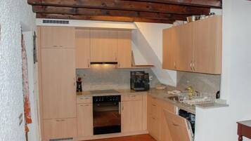 Fridge, oven, dishwasher, highchair