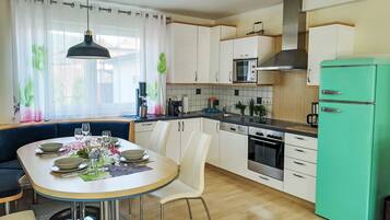 Réfrigérateur, micro-ondes, four, lave-vaisselle