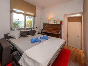 2 chambres, fer et planche à repasser, Internet gratuit