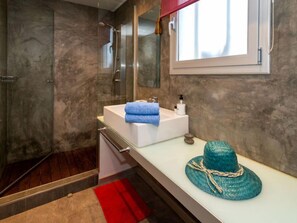 Hair dryer, towels - Ginesteres by Interhome (Argentona)