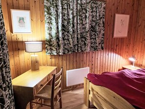 3 bedrooms, iron/ironing board, Internet