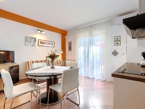 Dining - Apartment Mariza by Interhome (Labin)
