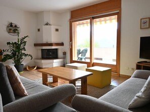 Téléviseur, foyer, lecteur de DVD