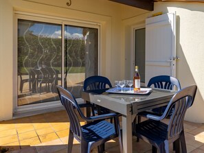 Outdoor dining - Brive 1 by Interhome (Vaux Sur Mer)