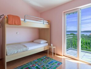 4 bedrooms, WiFi