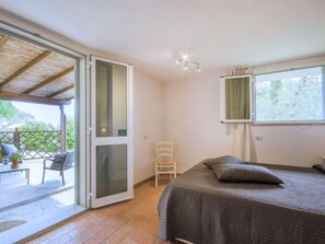 2 bedrooms, free internet