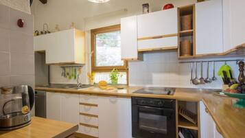 Frigorifero, microonde, forno, lavastoviglie