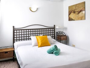 5 habitaciones, tabla de planchar con plancha y wifi 