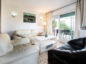 Televisión y chimenea 