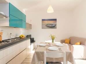 Fridge, microwave, oven, cookware/dishes/utensils