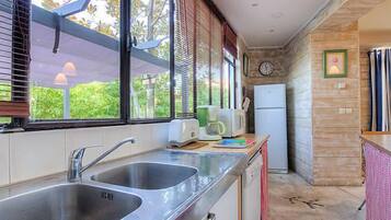 Réfrigérateur, micro-ondes, four, lave-vaisselle