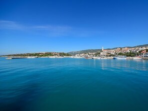 Una spiaggia nelle vicinanze