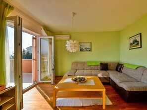 TV - Apartment Željka by Interhome (Novi Vinodolski)