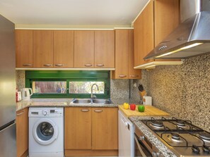 Réfrigérateur, micro-ondes, four, lave-vaisselle