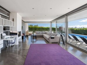 TV - Villa Vogue by Interhome (Ferragudo)