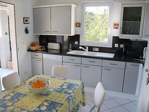 Fridge, microwave, oven, dishwasher - La Cigale by Interhome (Avignon)