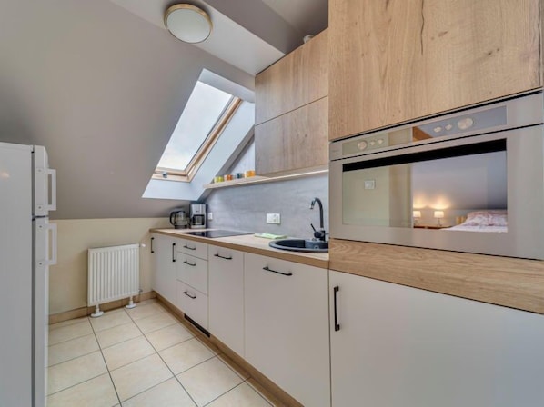 Réfrigérateur, four, lave-vaisselle