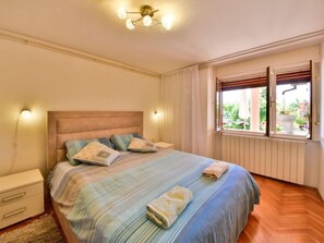 3 bedrooms, free internet